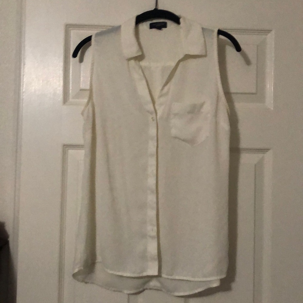 Sleeveless white Ashton top by The Limited
Size M